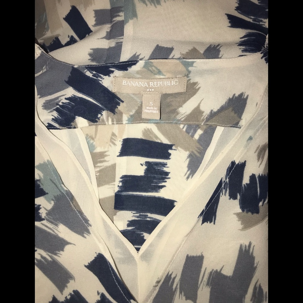 Banana Republic bar-back v-neck blouse, small - Picture 6 of 9